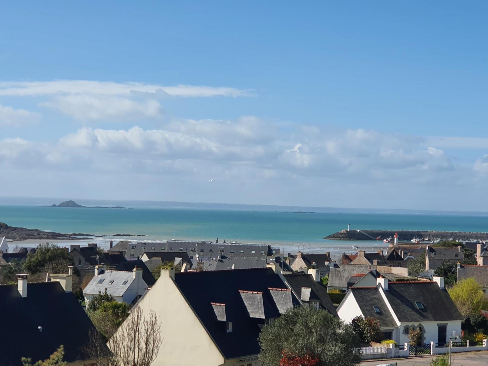 Appartement Bretagne Vue Mer Exceptionnelle Sur Les Hauts D'Erquy Au Calme ! Et Au Pied Du Gr34 Bagian luar foto