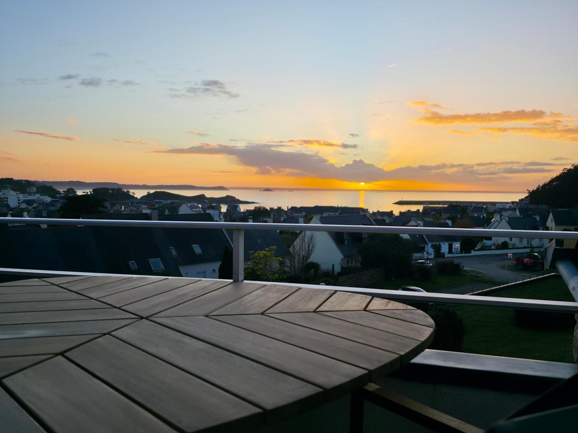 Appartement Bretagne Vue Mer Exceptionnelle Sur Les Hauts D'Erquy Au Calme ! Et Au Pied Du Gr34 Bagian luar foto